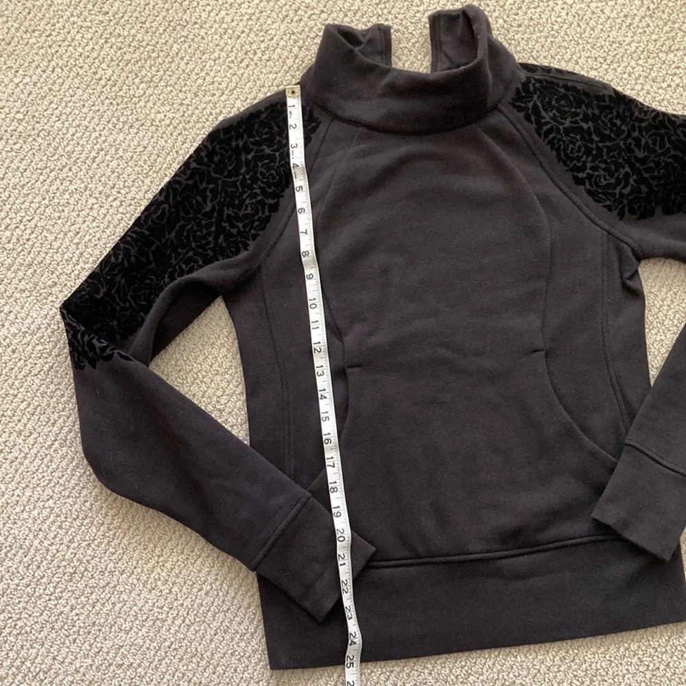 LULULEMON Scuba Floral Flock Pullover Half Zip *Special Edition Black 6 Like New
